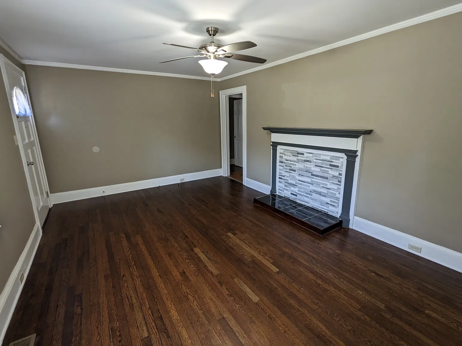 3 bed, 1098 sqft, $1,650 — Photo 2