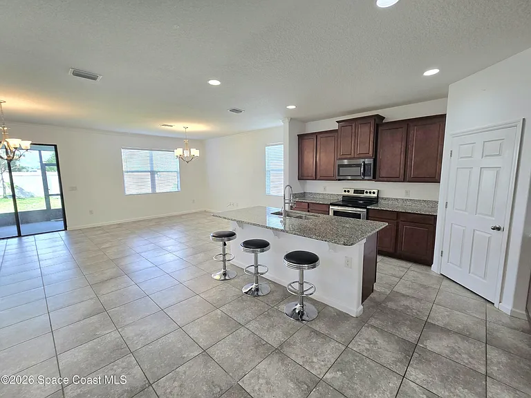 1723 Musgrass Cir — Photo 3