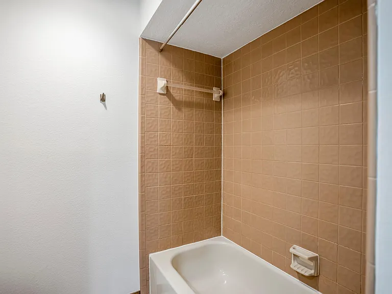 38 Devonshire Dr — Photo 31