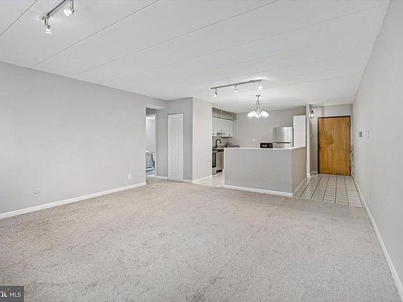 4th image of 400 Glendale Rd #D23