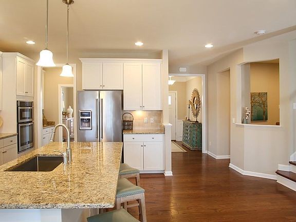 5th image of 37 Skyhawk Cir