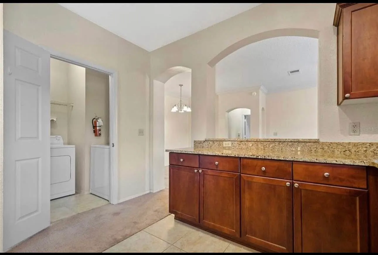 2 bed, 1182 sqft, $2,100 — Photo 3