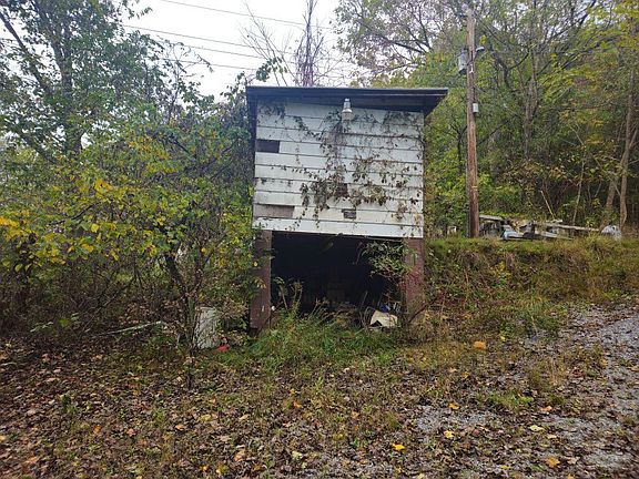 5th image of 1727 Right Poor Valley Rd