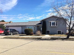 2414 13th Ave W, Williston, ND 58801