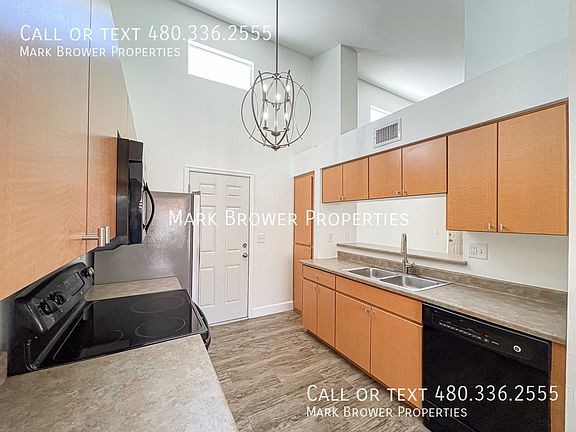 5th image of 4226 N 22nd St Unit 18
