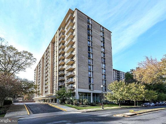 3rd image of 4600 S Four Mile Run Dr APT 1034