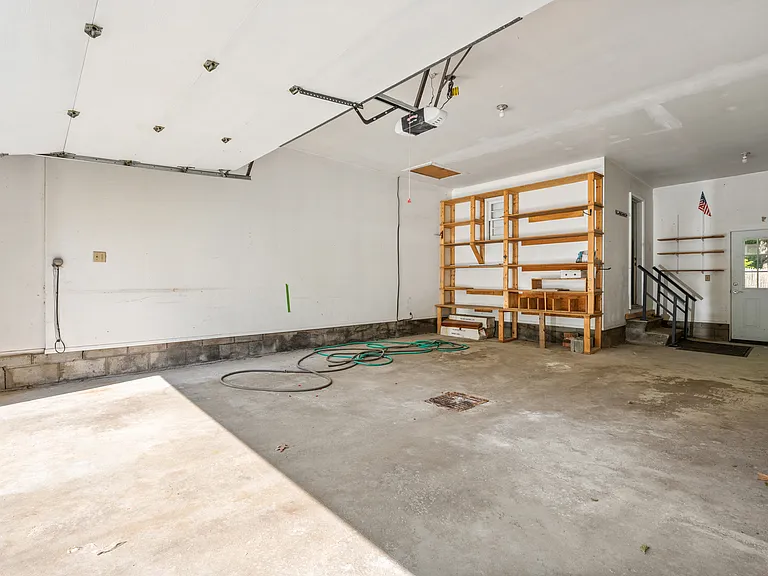 4 Lakewood Dr — Photo 24