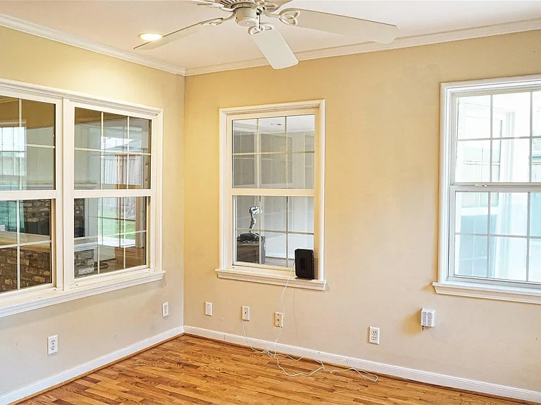 2047 McClendon St — Photo 14