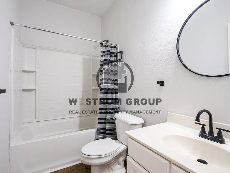 1738 Rock Ridge Dr — Photo 9