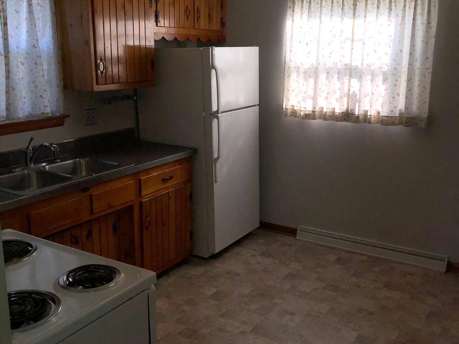 3 bed, 1120 sqft, $1,695 — Photo 3