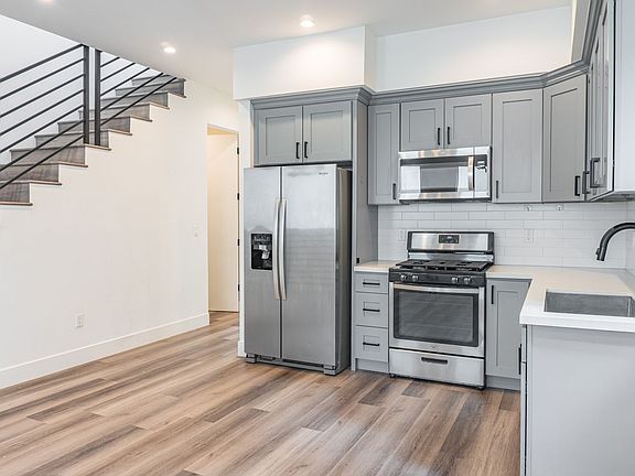 2nd image of 525 N Normandie Ave #527
