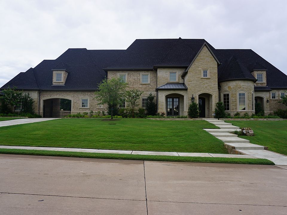 1st image of 5801 N Woodcreek Cir
