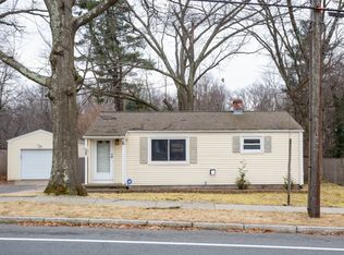 591 Plumtree Rd, Springfield, MA 01118