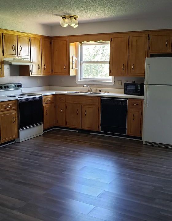2nd image of 129 Grant Ave