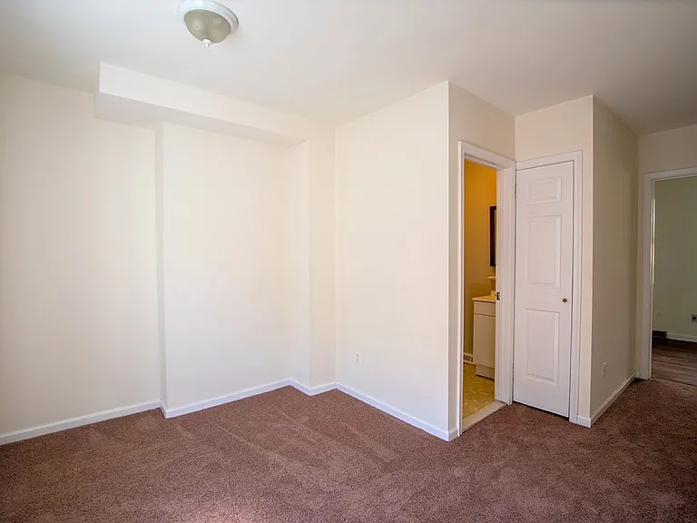 1534 Naudain St — Photo 9