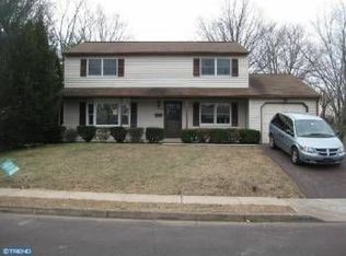 28 Indian Valley Ln, Telford, PA 18969