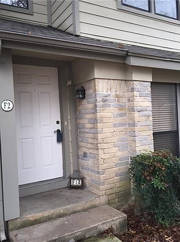 Welcome to 11301 Jollyville Road Unit #F-2 in the Oakwood Condominiums.