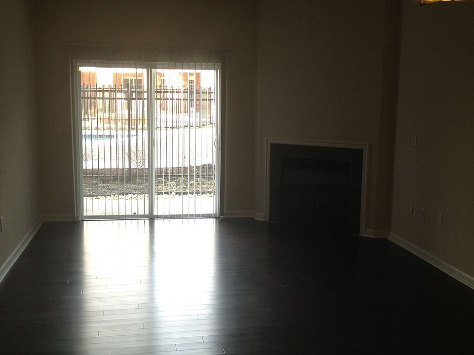 2nd image of 7501 Trafalgar Cir APT 6