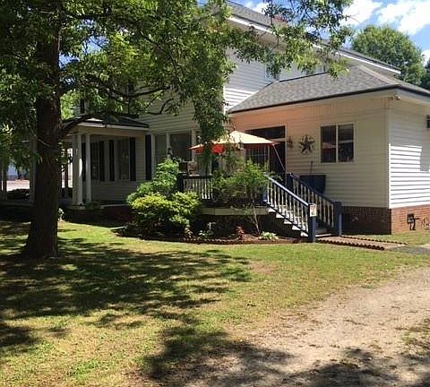 3rd image of 200 E Main St