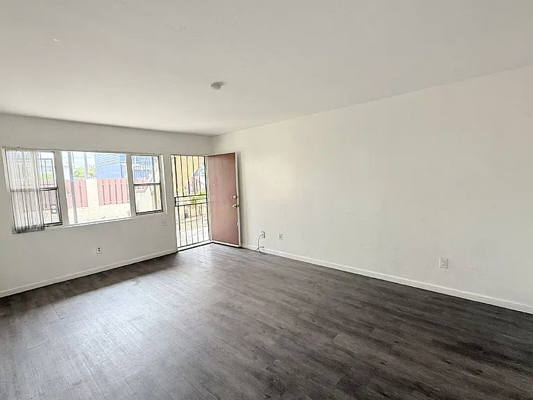 625-39 E 3rd St, National City, CA 91950 — Photo 6
