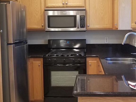 4th image of 2764 Pierpont Blvd