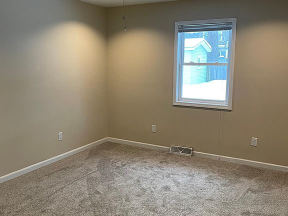 5th image of 14734 Dewey St