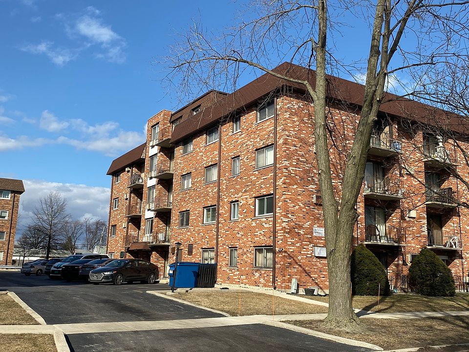 1st image of 7110 W 93rd Pl