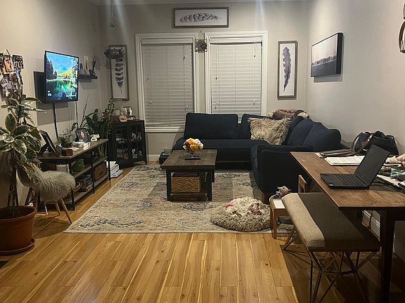 2nd image of 3346 Anza St #3346