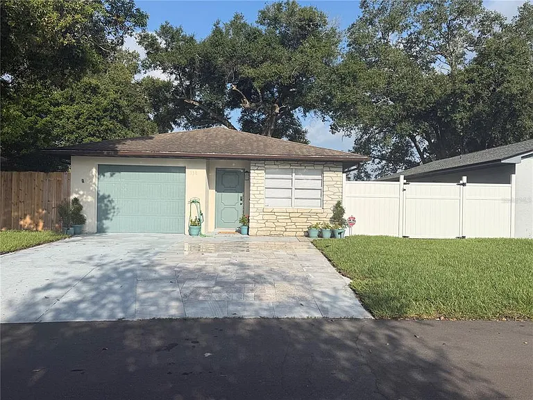 536 Hibiscus Way #7-B — Photo 2