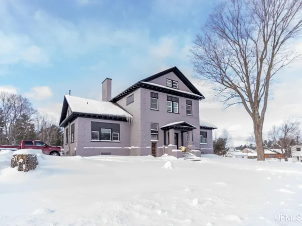 885 N Westwood Dr, Ishpeming, MI 49849