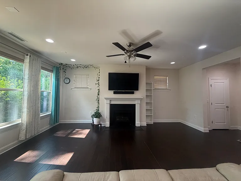 220 Concordia Woods Dr — Photo 5
