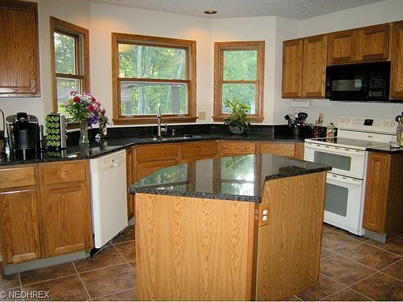 5th image of 523 Brookfield Cir