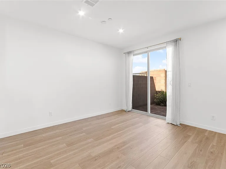 680 Echelon St — Photo 3