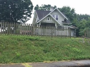 606 3rd St SW, Hickory, NC 28602