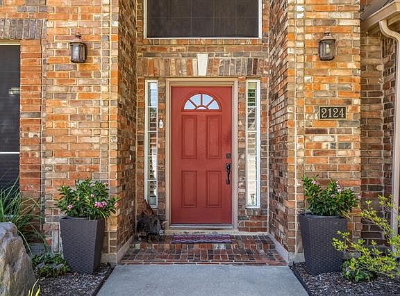 4th image of 2124 Elm Creek Ln
