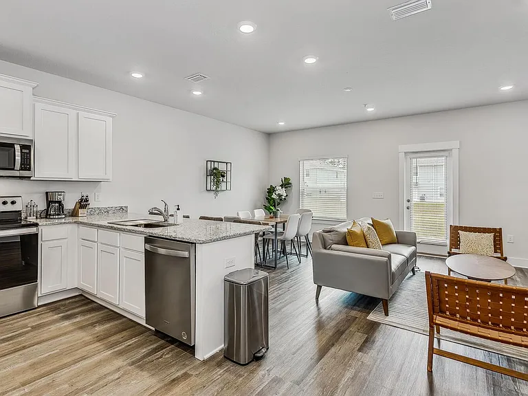 1518 Iroquois Ct — Photo 18
