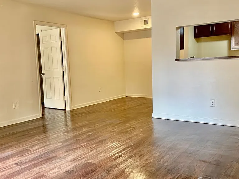 8100 Creekbend Dr #157 — Photo 2
