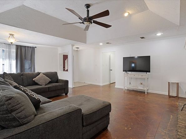 3011 Matthew Dr