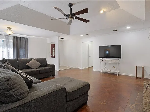 3011 Matthew Dr, Mount Pleasant, TX 75455
