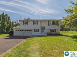 1 Babbling Brook Rd, Easton, PA 18045