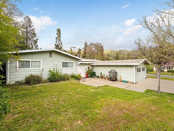 3rd image of 1690 Madrone Drive