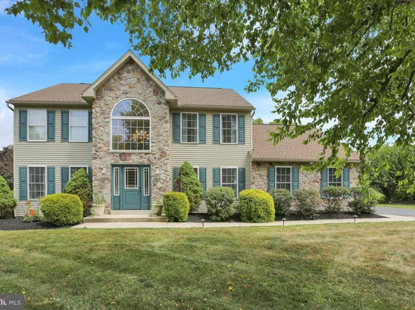 116 Indian Run Dr, Douglassville, PA 19518