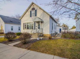 1339 Smith St, Green Bay, WI 54302