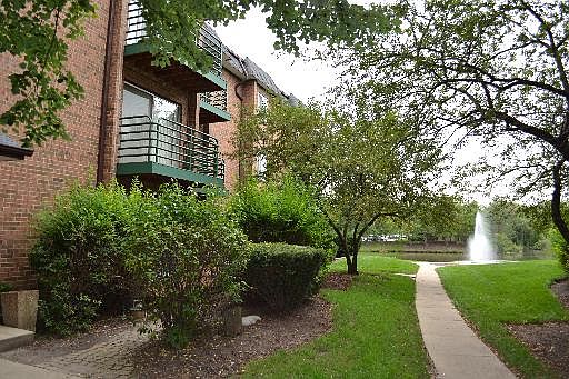 2nd image of 1033 Buccaneer Dr APT 4