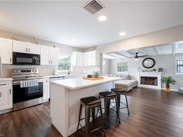 144 Doral CIR, NAPLES, FL 34113