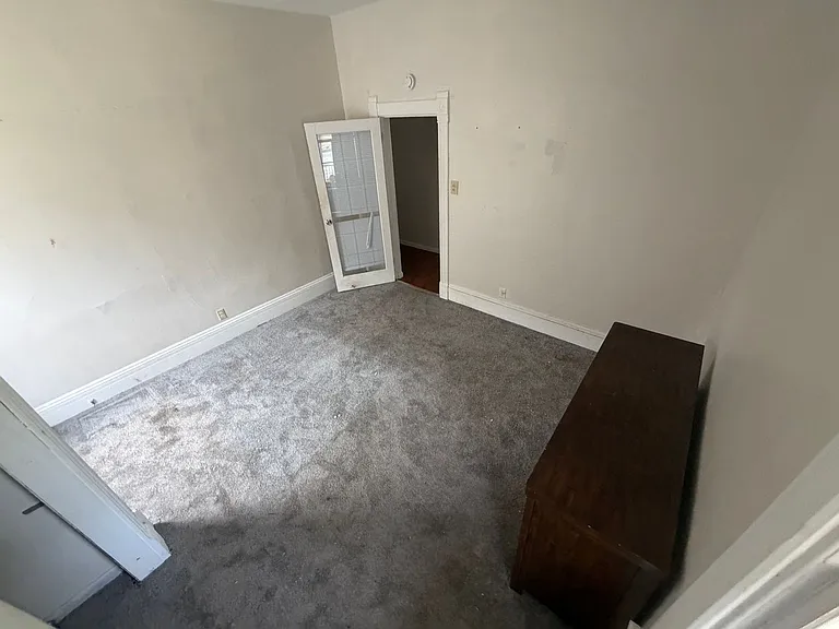 708 Black Ave — Photo 3
