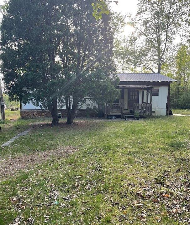 2nd image of 162 Centerpoint Rd