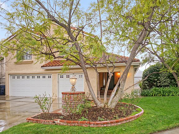 3rd image of 23470 Glenridge Dr