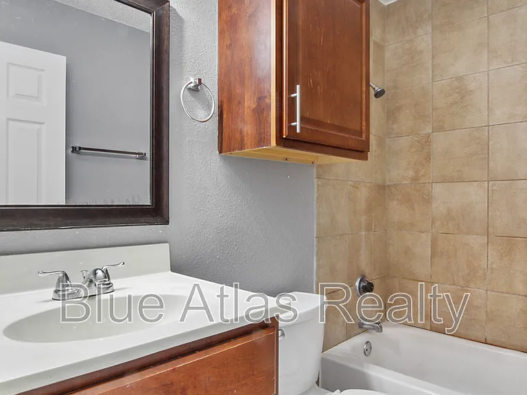 408 Noble Ave #B — Photo 12