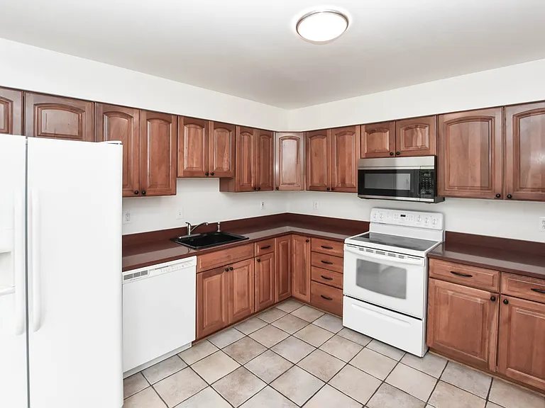 5843 Wye Oak Commons Ct — Photo 13